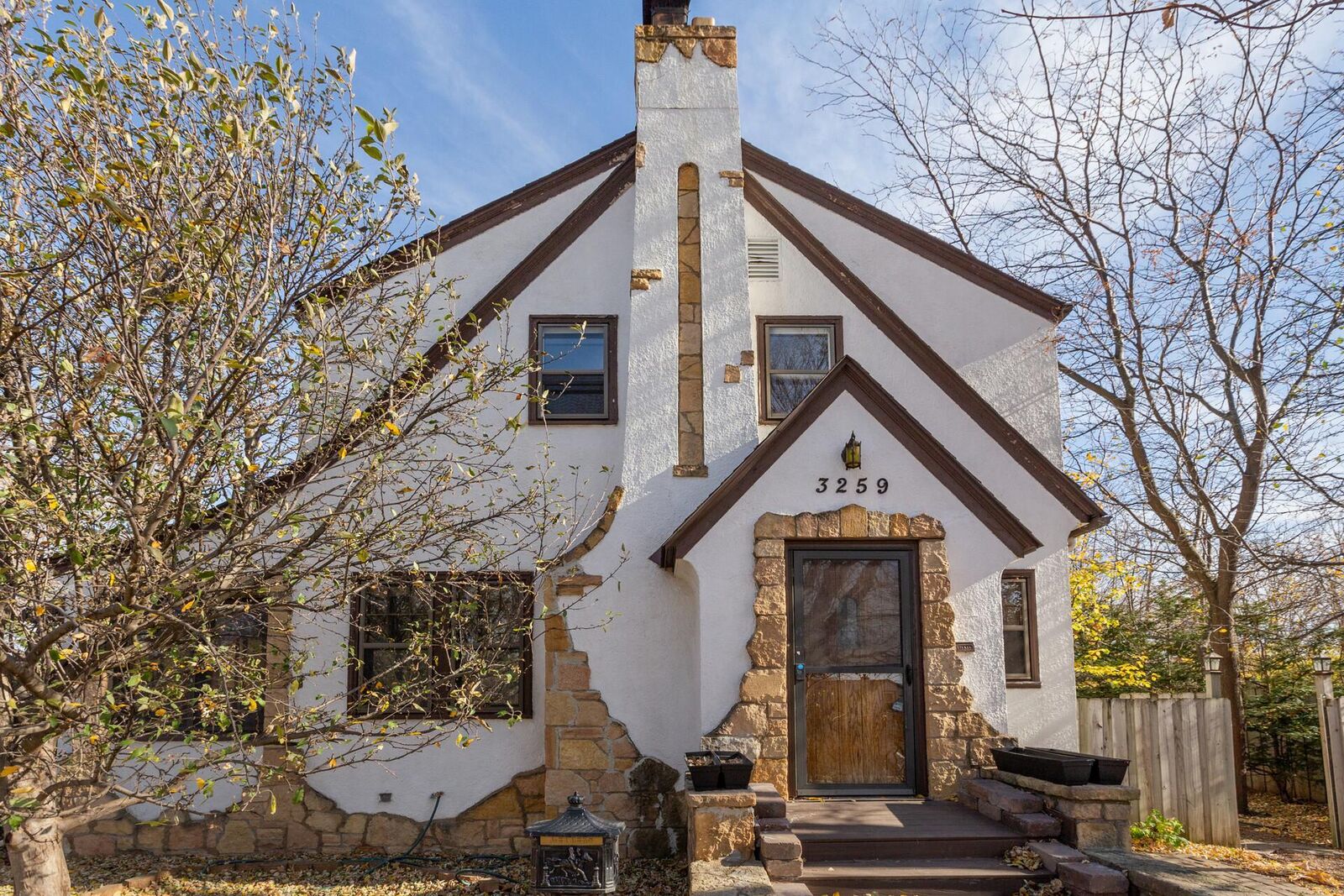 Property Photo:  3259 Ulysses Street NE  MN 55418 
