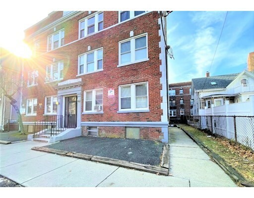 Property Photo: 15 Huss Ct 101 MA 01905