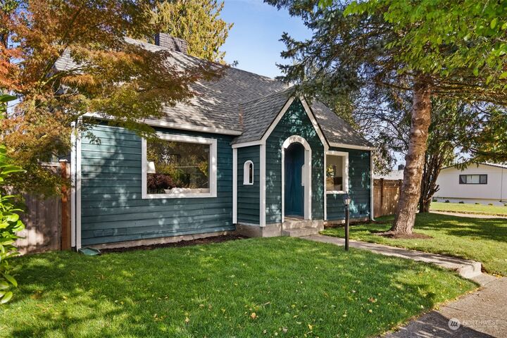 Property Photo: 1504 7th Avenue SW WA 98502