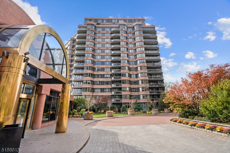 Property Photo: 100 Carlyle Drive-Cs06c 6cs NJ 07072