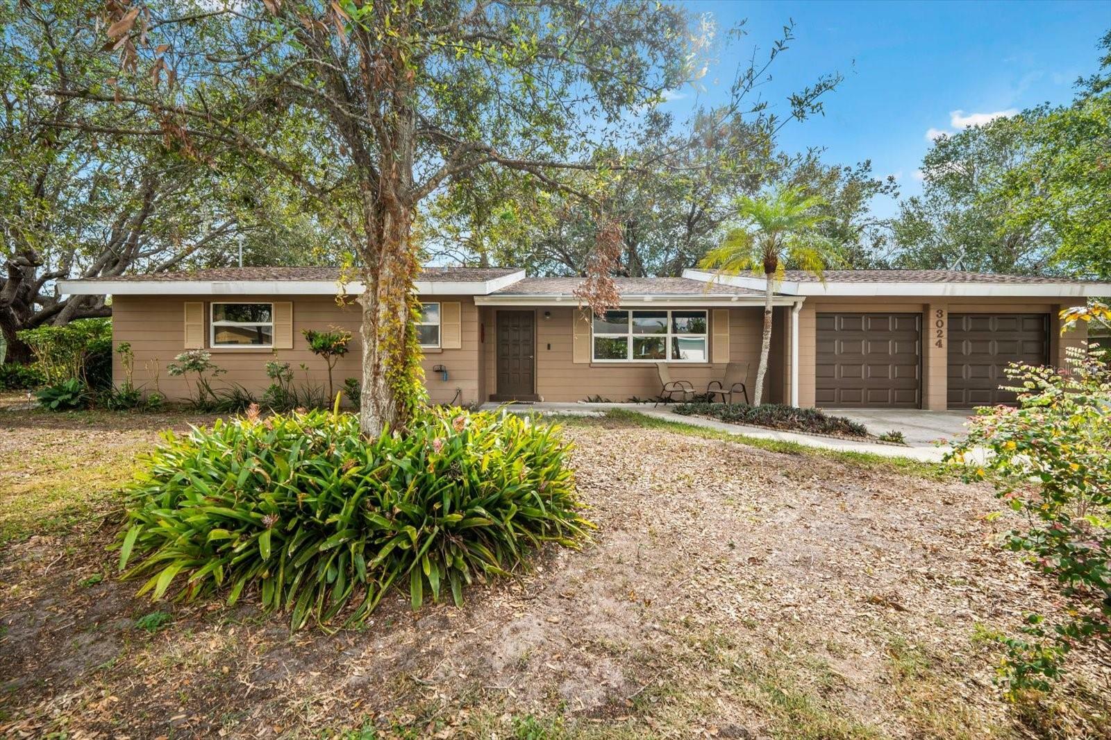 Property Photo:  3024 Rose Street  FL 34239 