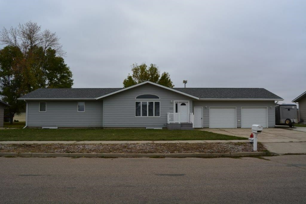 2221 5th Ave SW  Minot ND 58701 photo