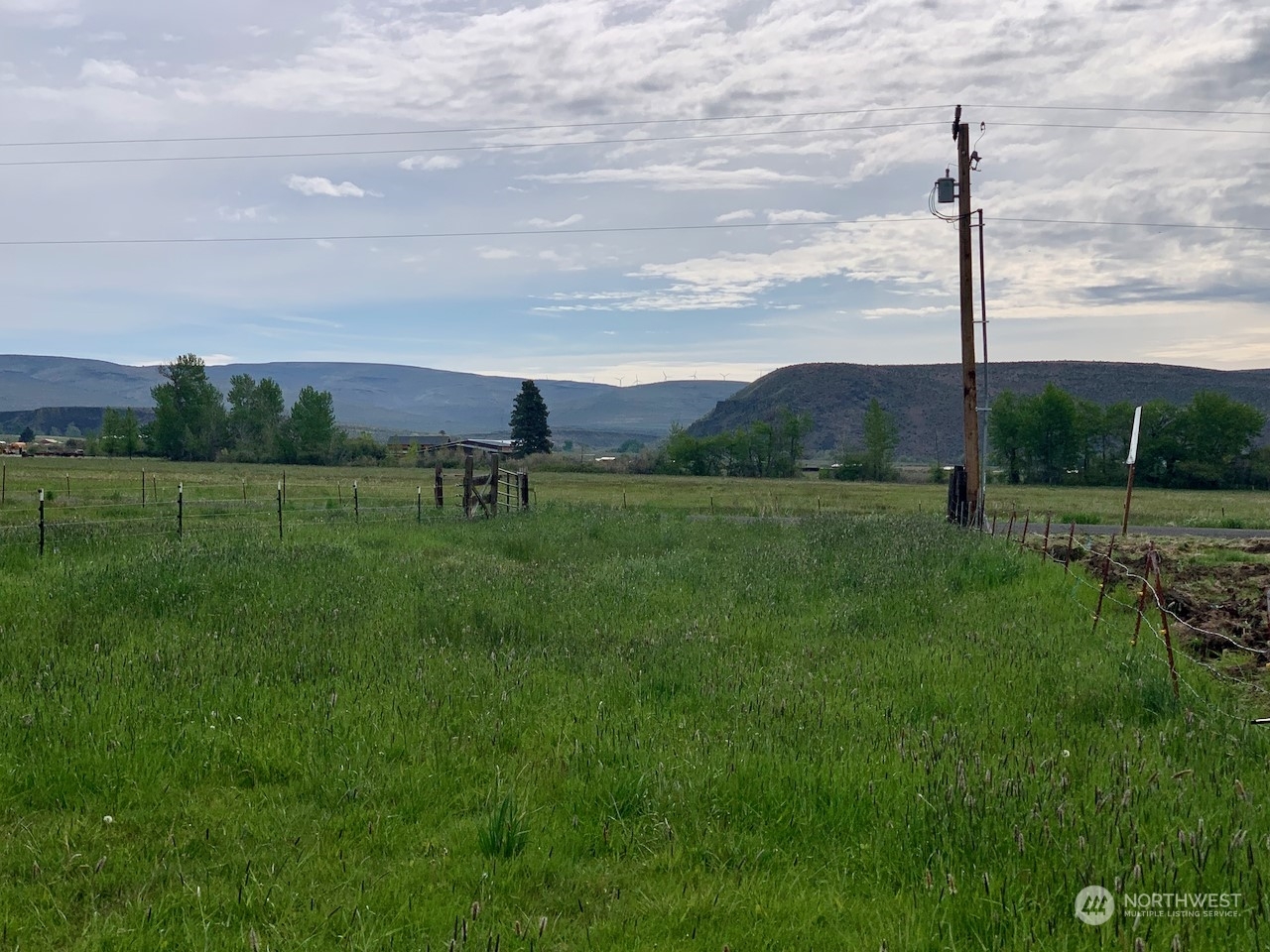 Property Photo:  4 Xx Cooke Canyon Road  WA 98926 