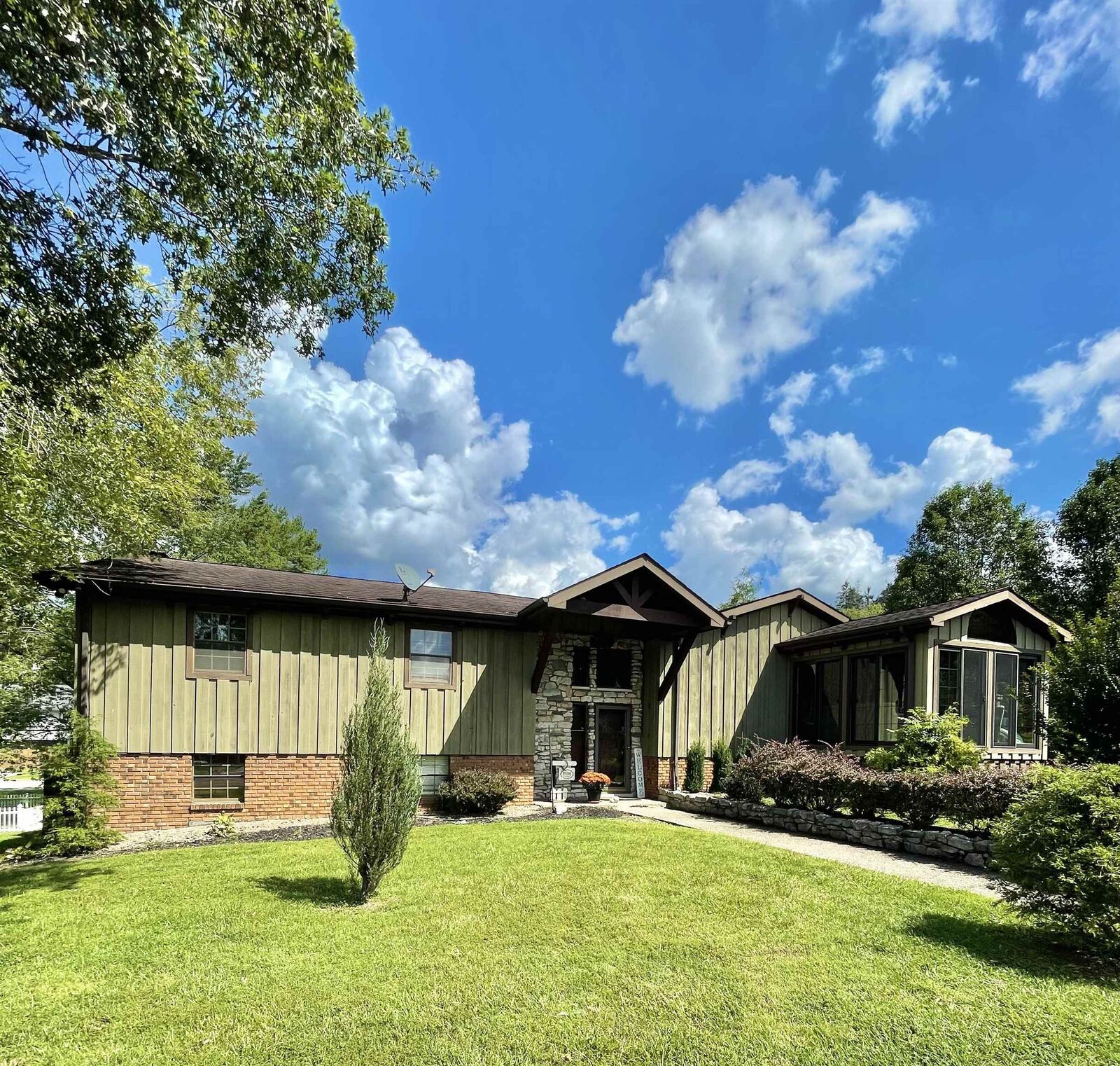 Property Photo:  25 Heritage Park Road  WV 25704 