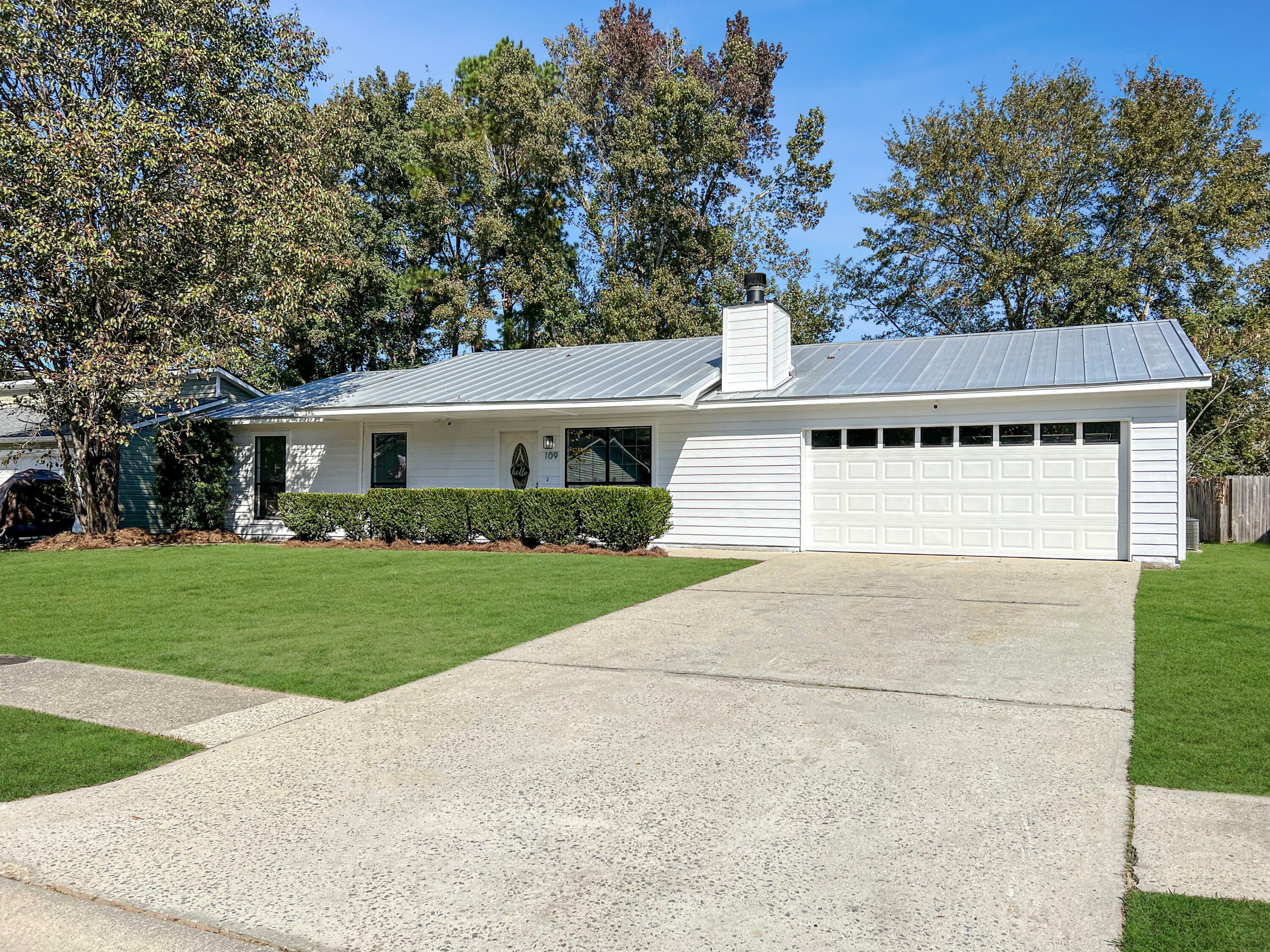 Property Photo: 109 Cable Drive SC 29486