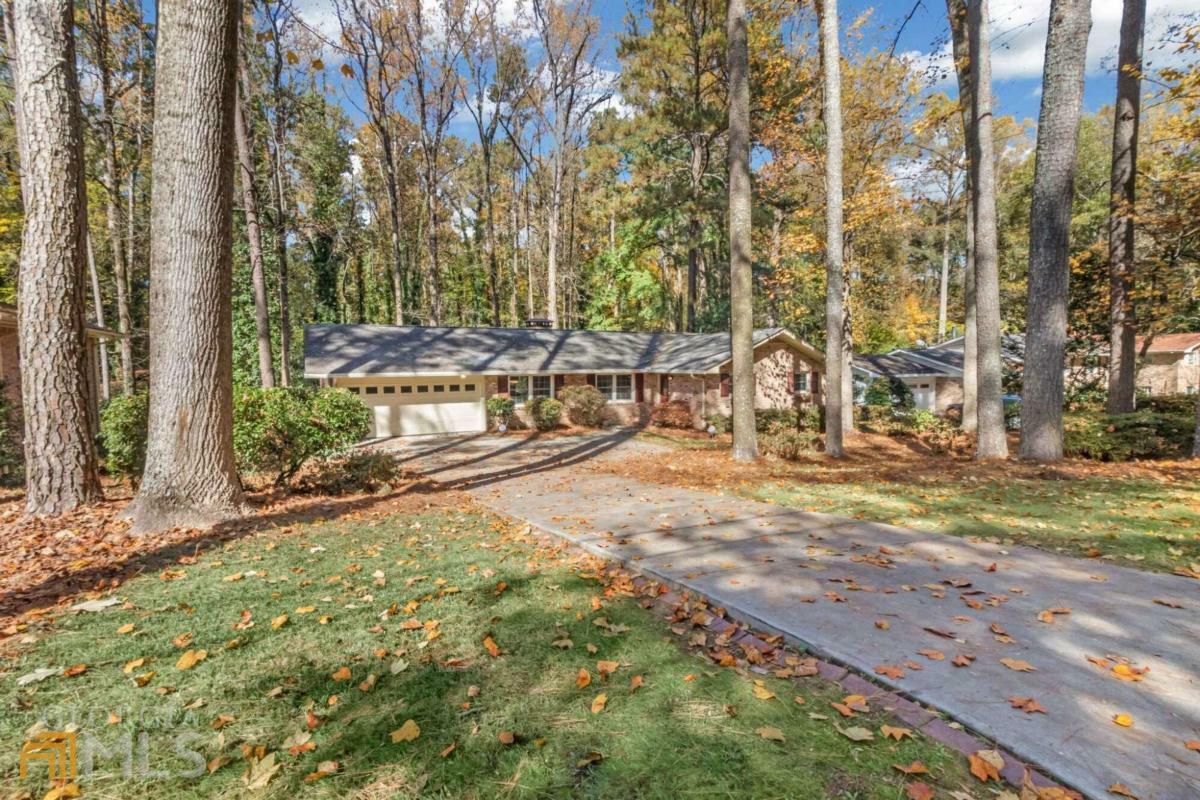 Property Photo: 3328 Embry Hills Drive GA 30341