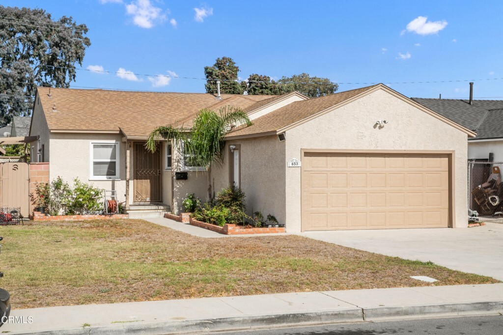 Property Photo:  653 E Clara Street  CA 93041 