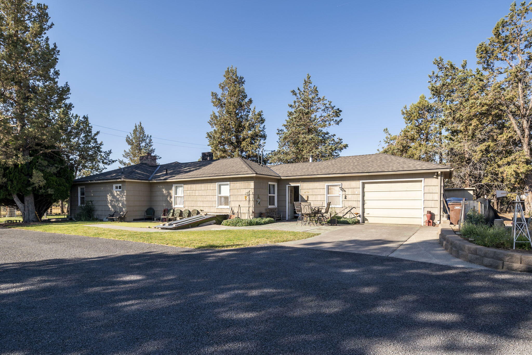 Property Photo: 775 NW 35th Street OR 97756