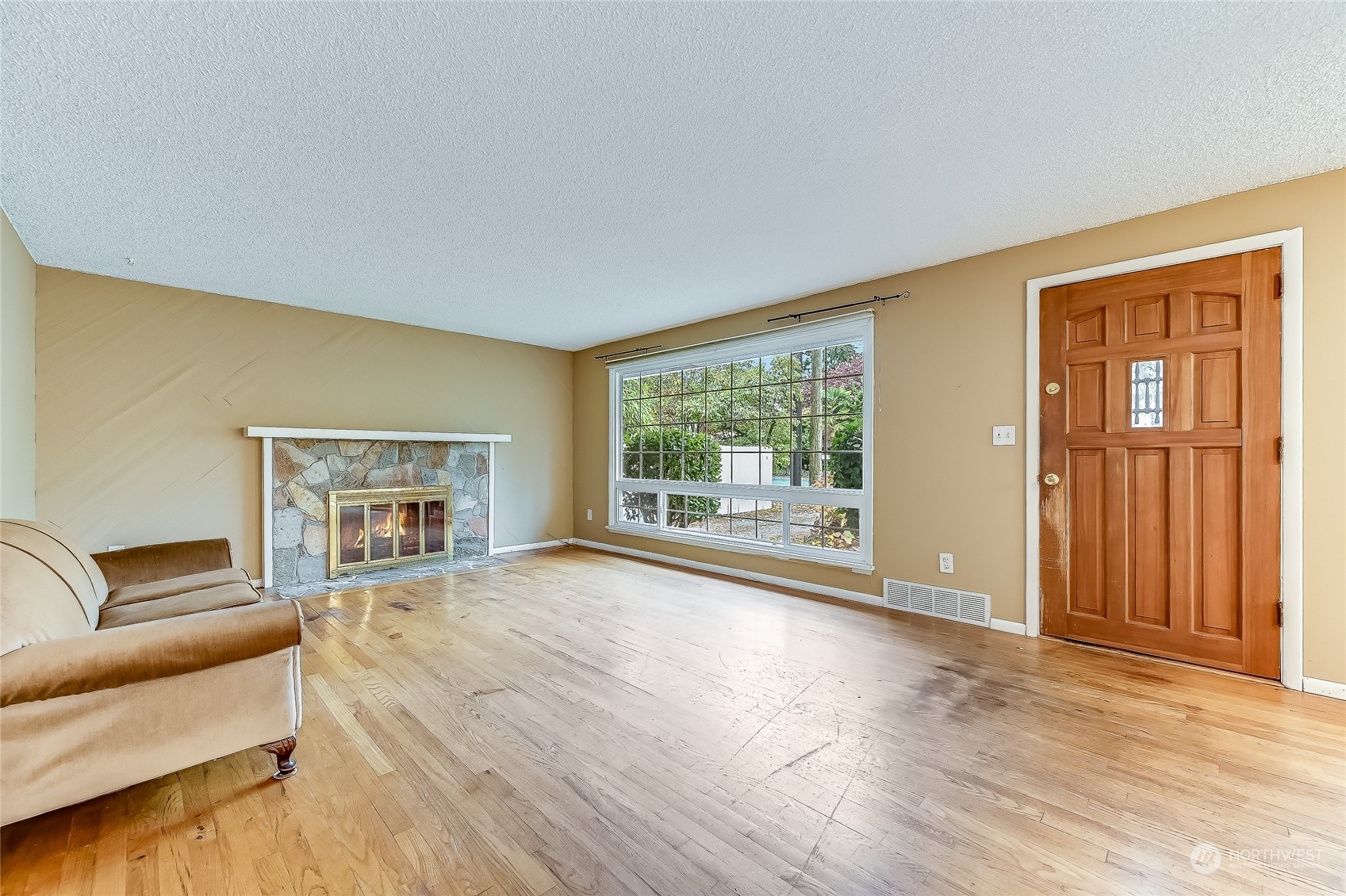 Property Photo: 16720 Linden Avenue N WA 98133