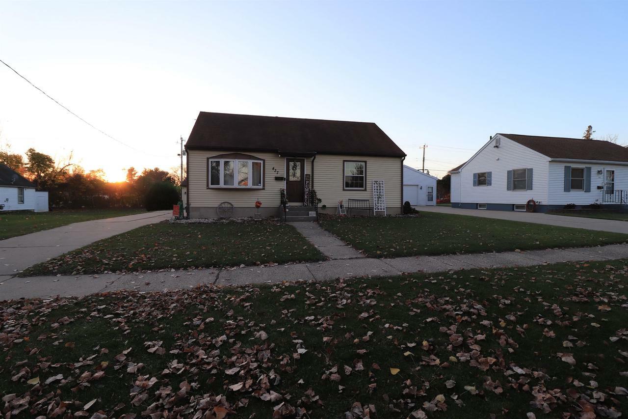 Property Photo:  437 North Oakhill Ave  WI 53548 