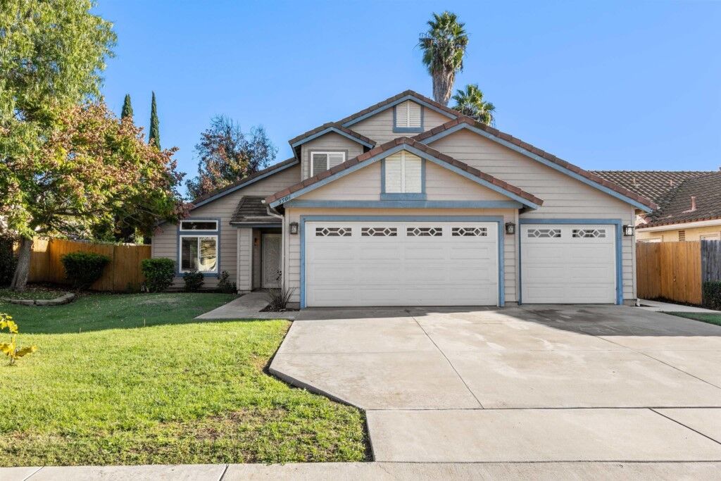 Property Photo: 5506 Starlight Avenue CA 92057