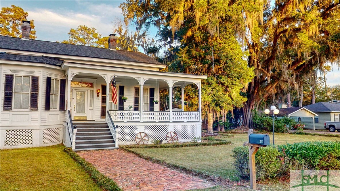 Property Photo:  608 Pine Street  GA 31312 