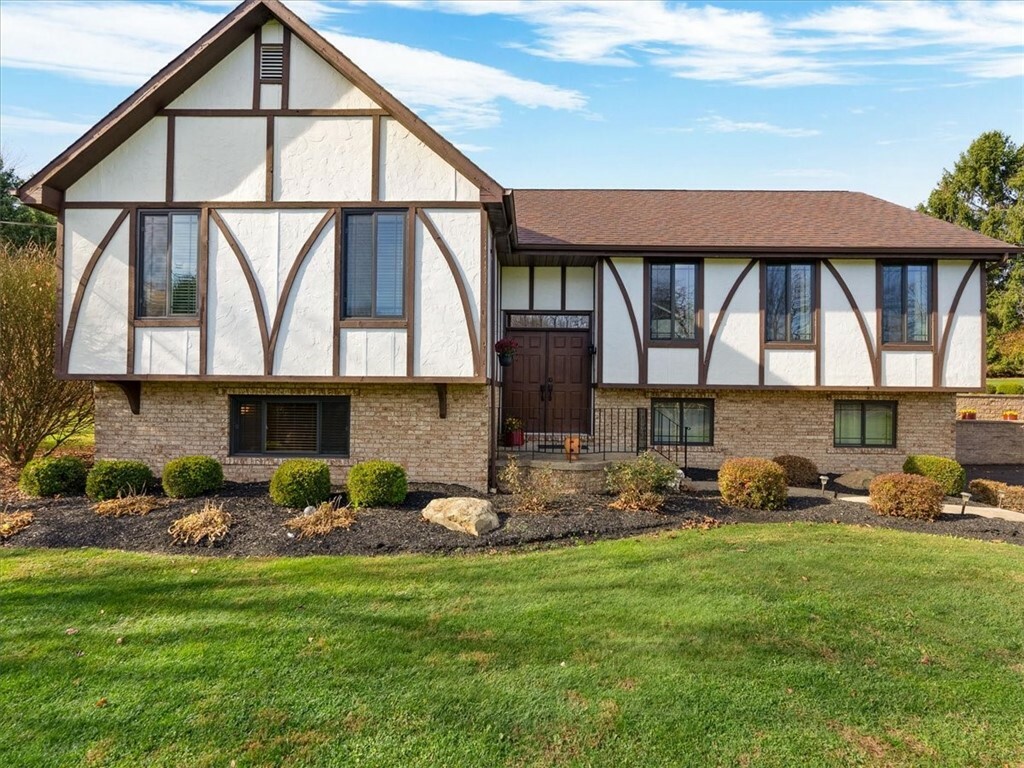 Property Photo:  266 Forsythe Rd  PA 16046 