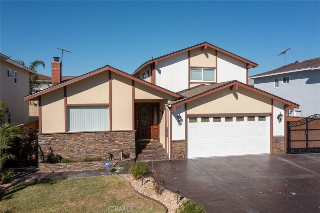 Property Photo:  949 245th Street  CA 90710 