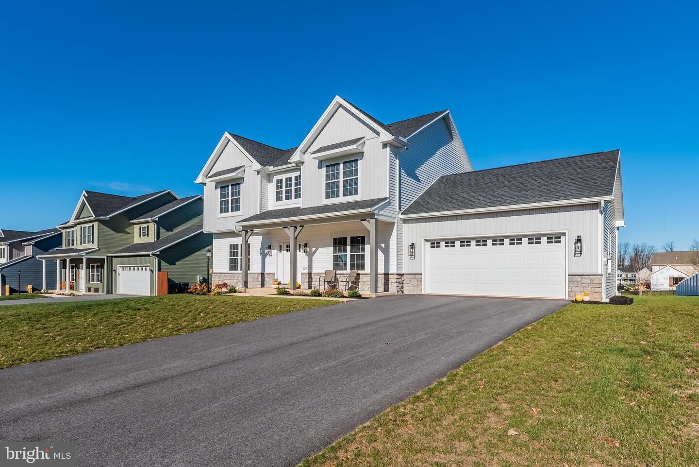 Property Photo: 221 Parkway Drive PA 17065