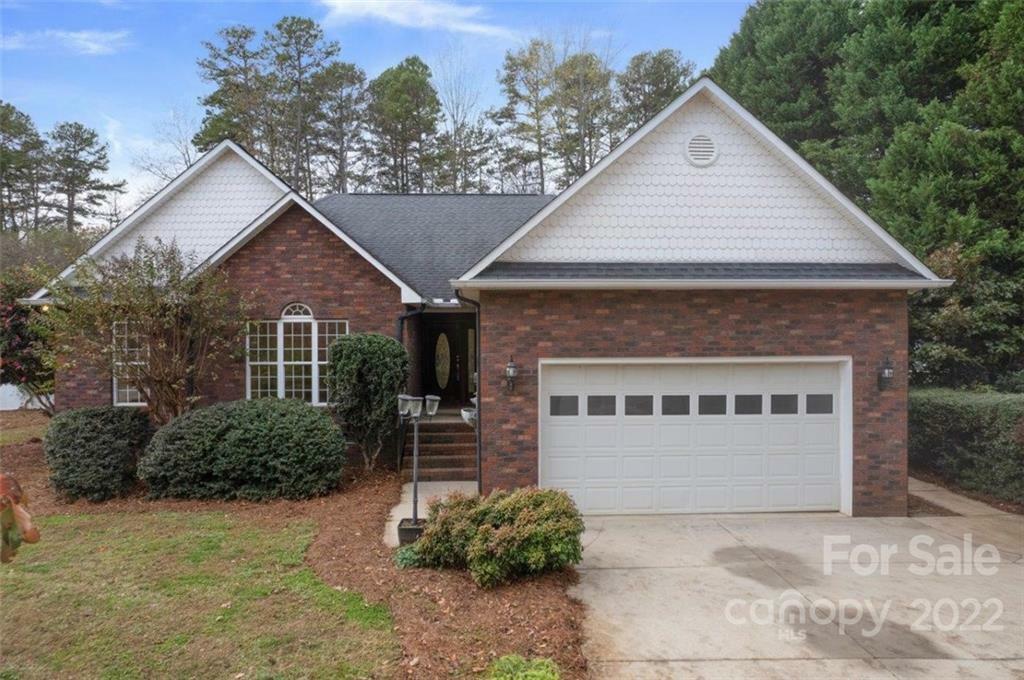Property Photo: 1009 Amber Court NC 28023