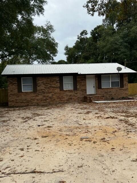 Property Photo: 107 Oglesby Avenue FL 32536