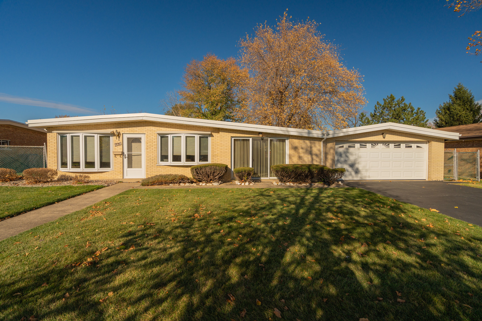 Property Photo:  7830 W 98th Street  IL 60457 