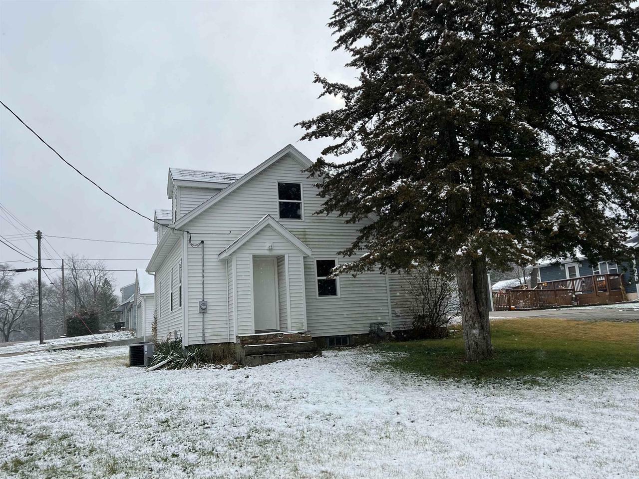 Property Photo: 2202 Jackson St WI 53511