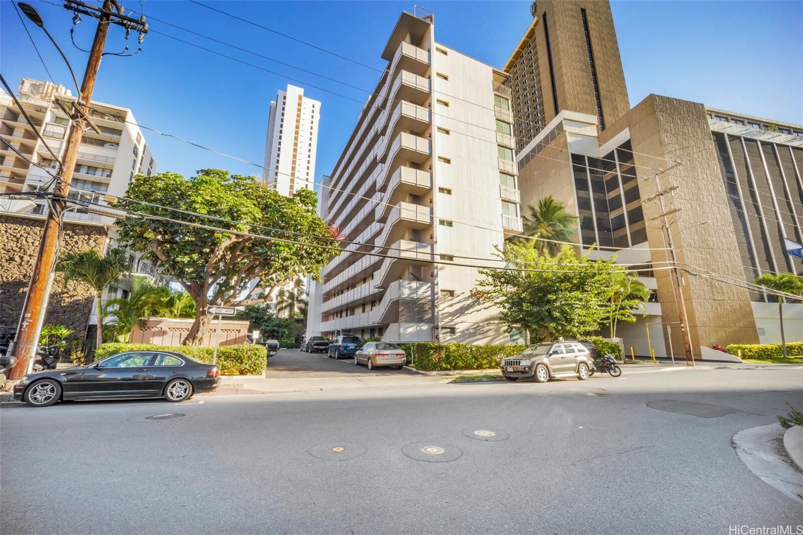 Property Photo:  225 Liliuokalani Avenue 6D  HI 96815 