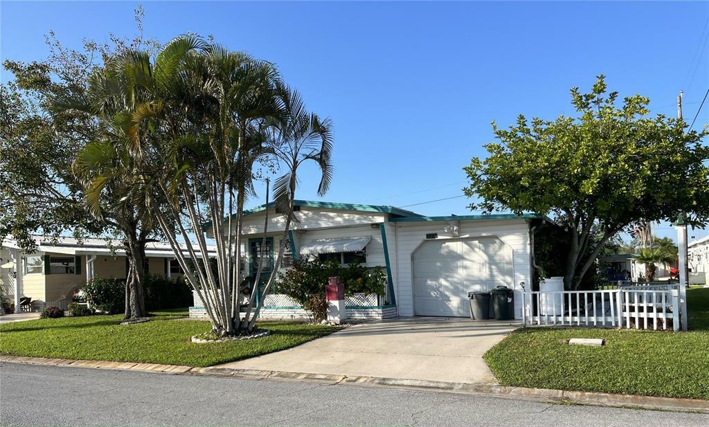 Property Photo:  111 48th Avenue Terrace W  FL 34207 