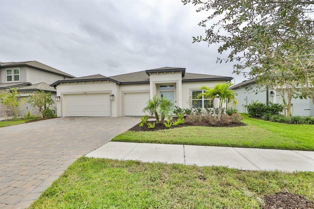 Property Photo:  11002 Sage Canyon Drive  FL 33578 