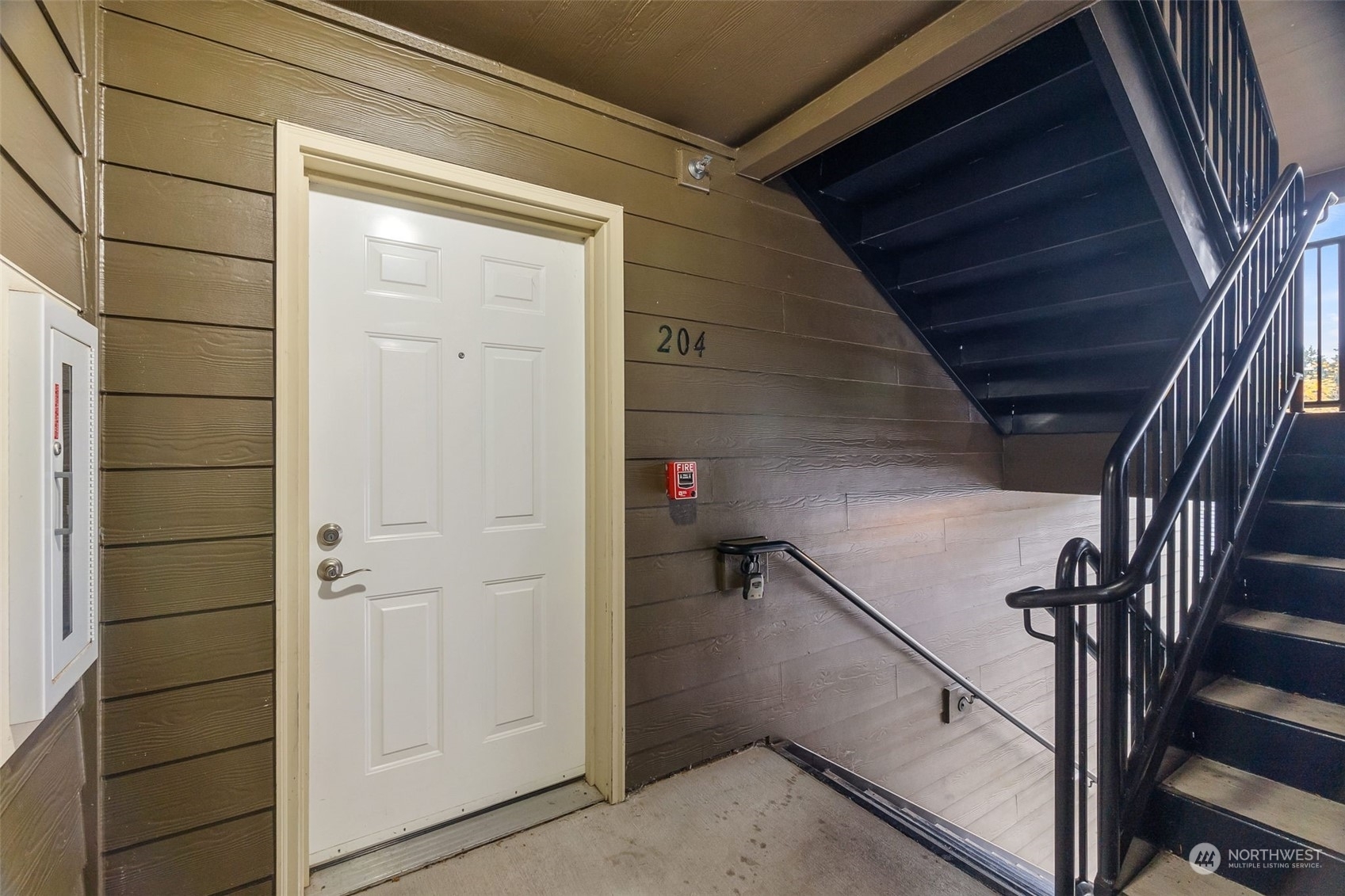 Property Photo:  1411 Evergreen Park Drive SW 204  WA 98502 