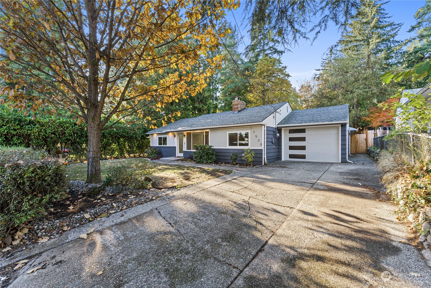 Property Photo:  17539 Wallingford Avenue N  WA 98133 