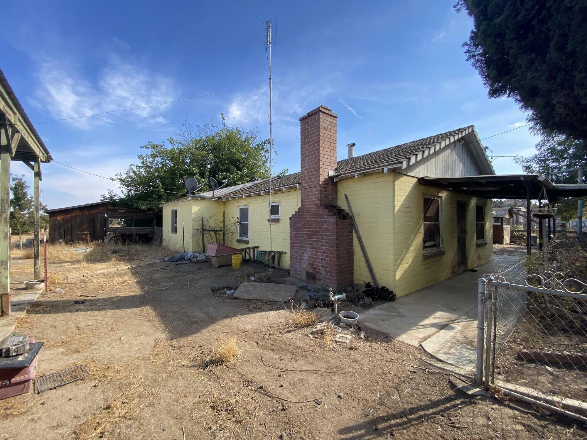 Property Photo:  14264 Road 208  CA 93257 