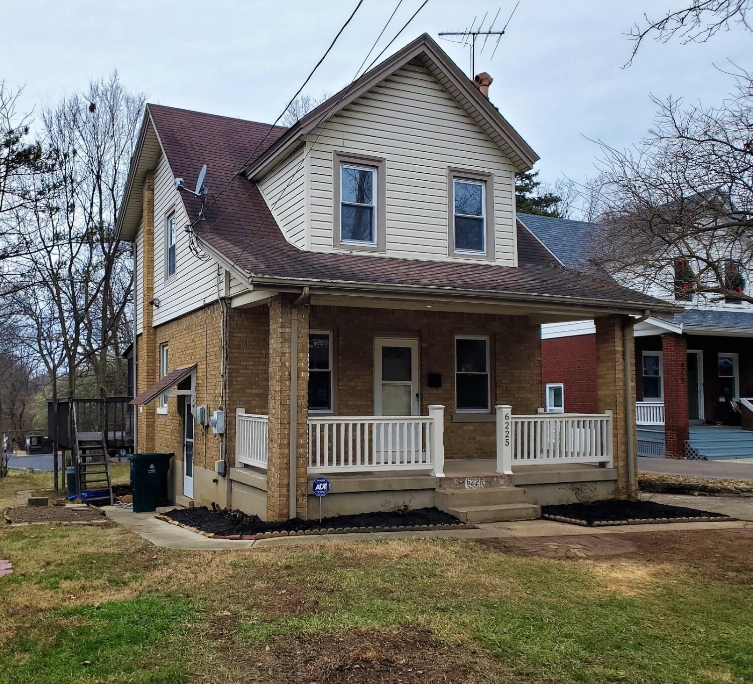 Property Photo: 6225 Bona Vista Pl OH 45213