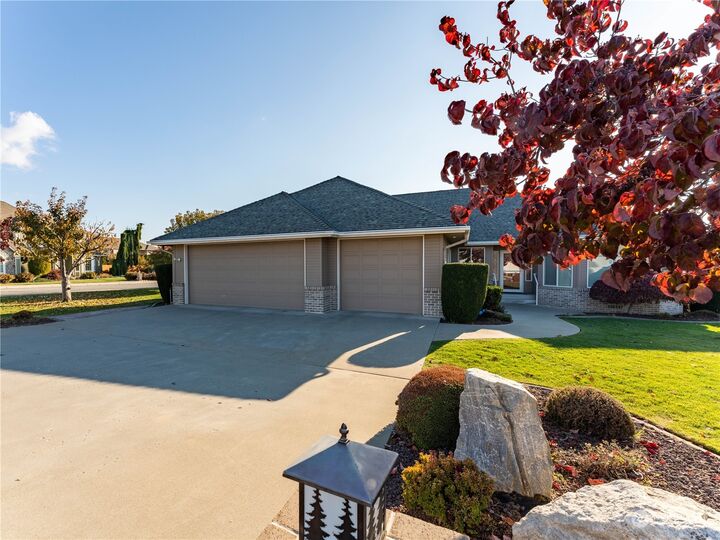 Property Photo:  644 Briarwood Terrace  WA 98802 