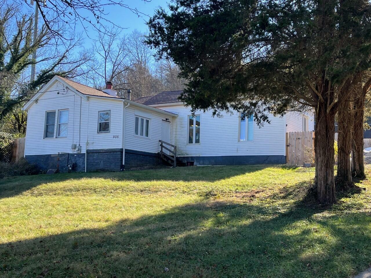 Property Photo:  906 7th Avenue  KY 41074 