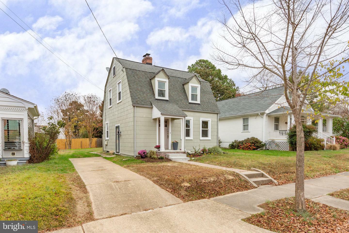 Property Photo:  809 Moncure Street  VA 22401 