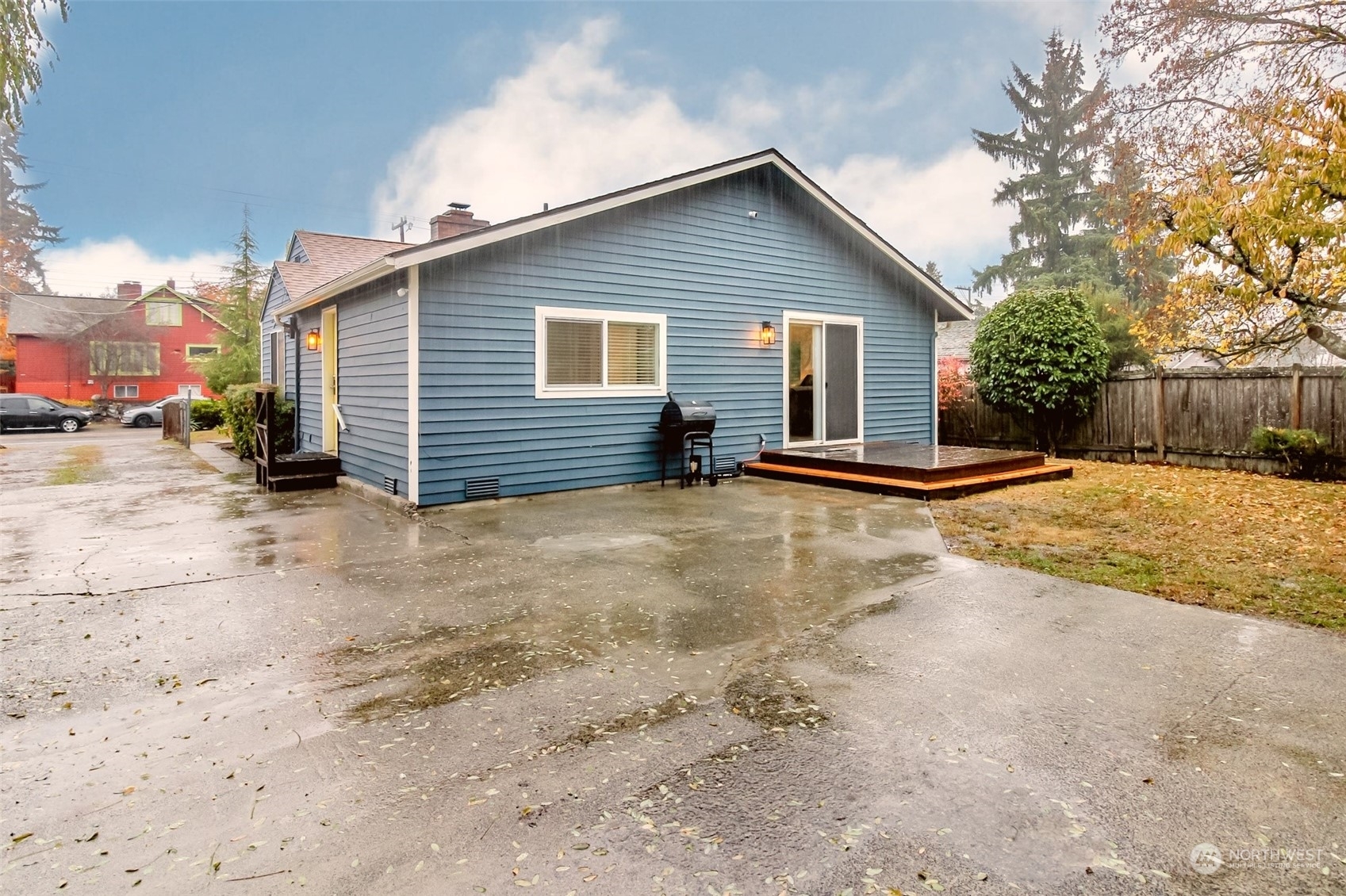 Property Photo:  421 SW 136th Street  WA 98166 