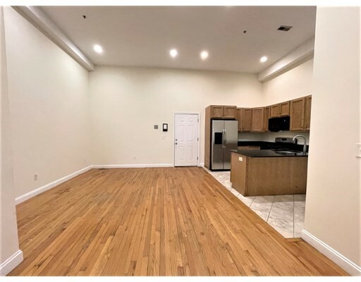 Property Photo: 62 Pleasant Street 9 MA 02148