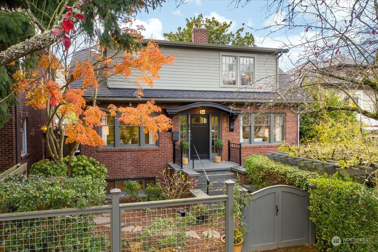 Property Photo:  2569 6th Avenue W  WA 98119 