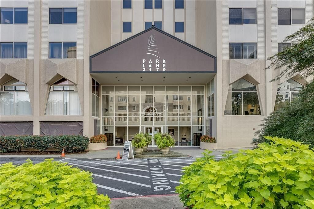 Property Photo: 2479 Peachtree Road NE 308 GA 30305
