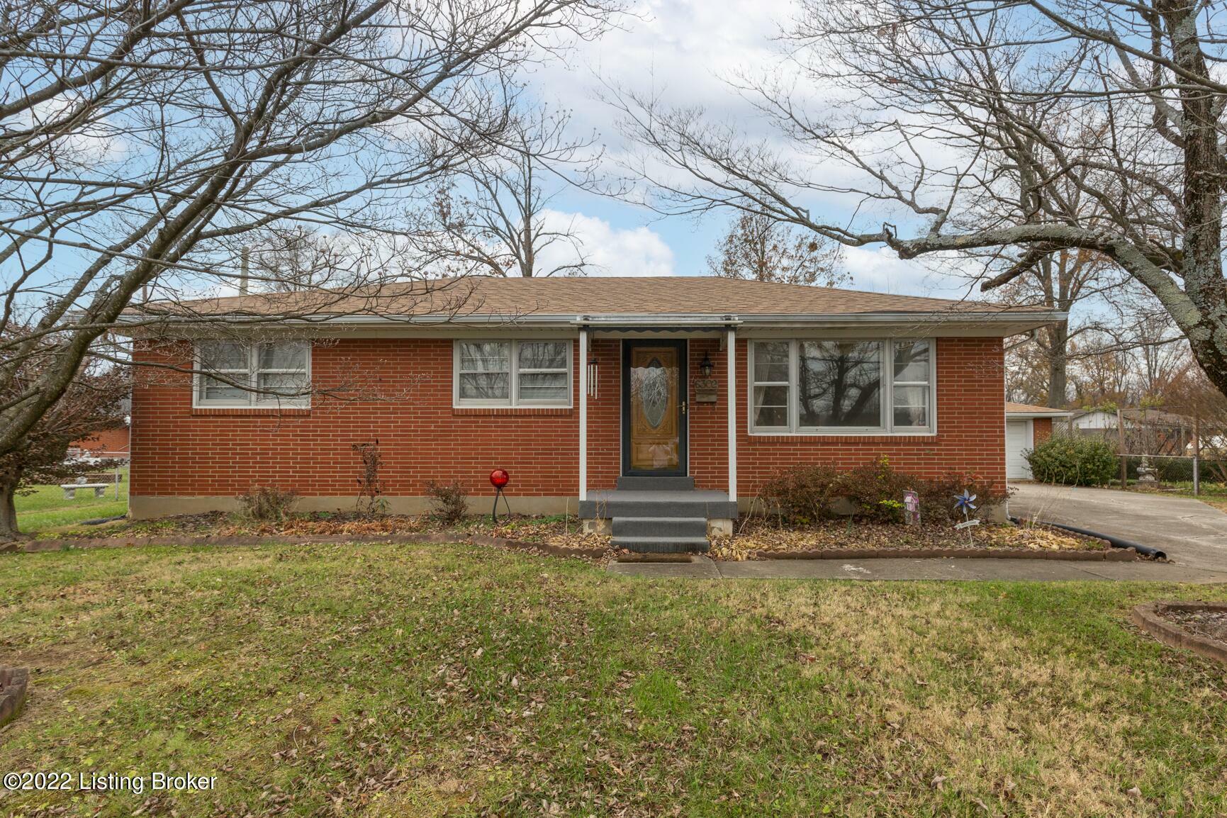 Property Photo:  6302 Powder Horn Dr  KY 40216 