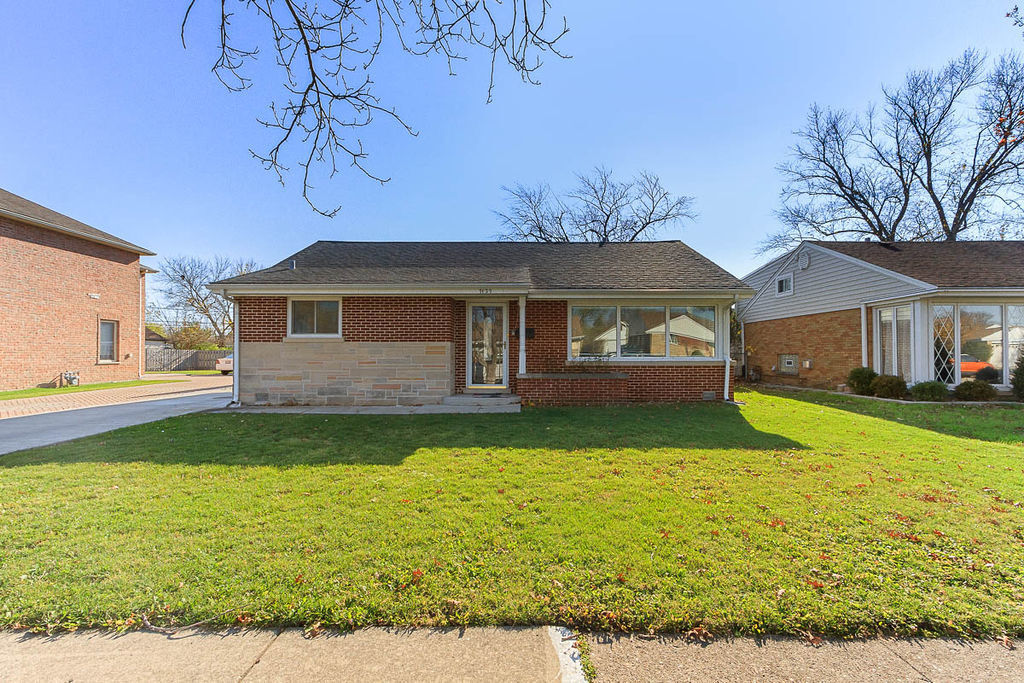 Property Photo: 7429 Arcadia Street IL 60053