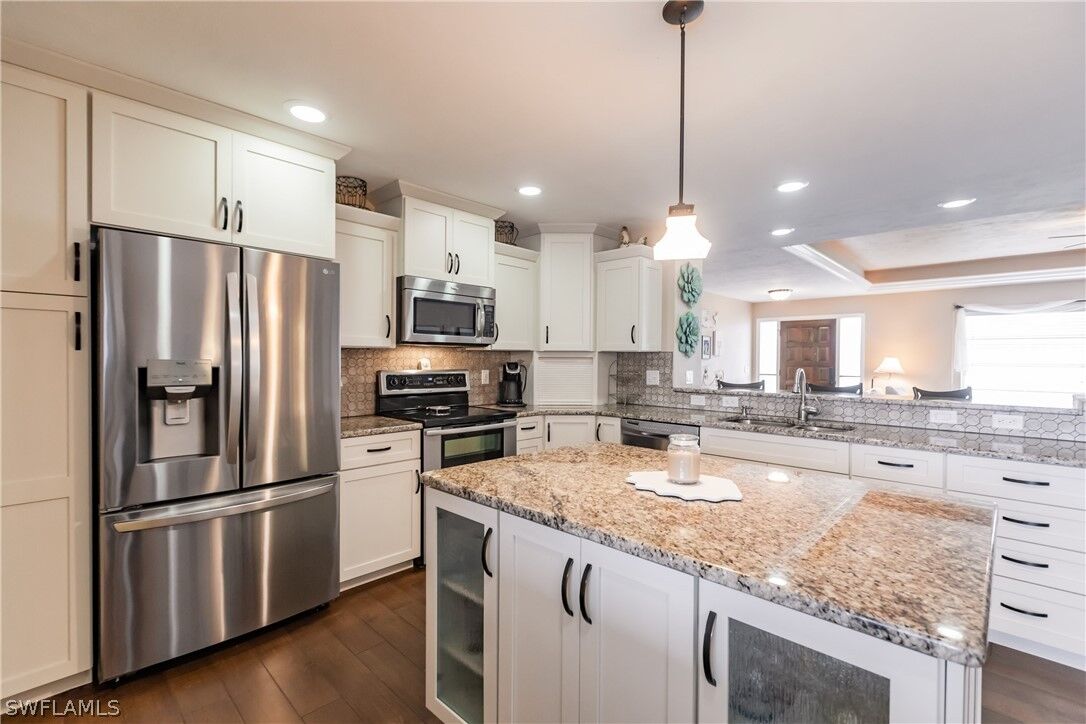 Property Photo:  1422 N Larkwood Square  FL 33919 