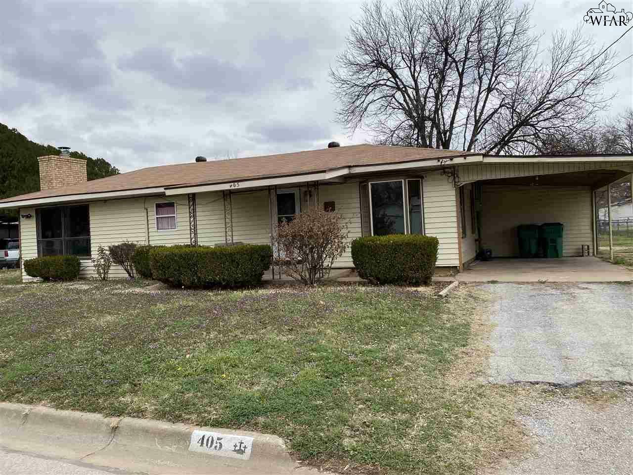 Property Photo:  405 W College Street  TX 76354 