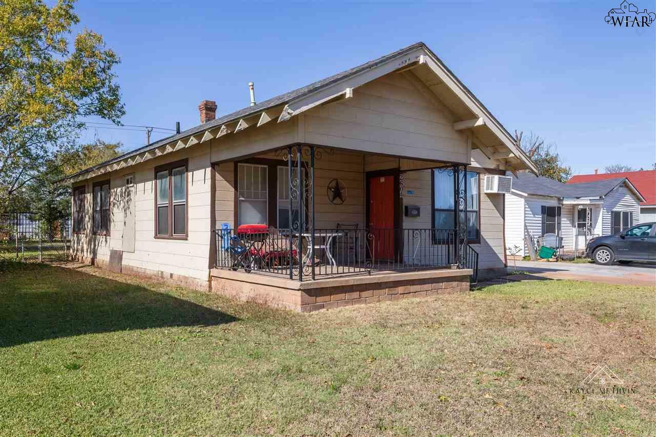 Property Photo:  2604 Buchanan Street  TX 76309 