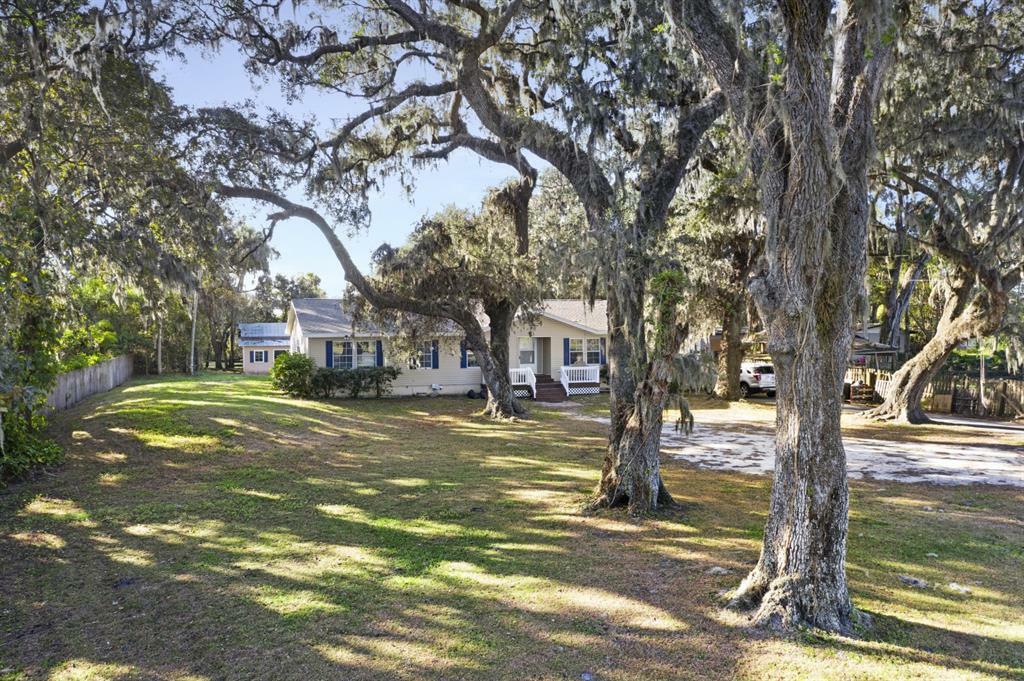 Property Photo:  2521 29th Street E  FL 34221 