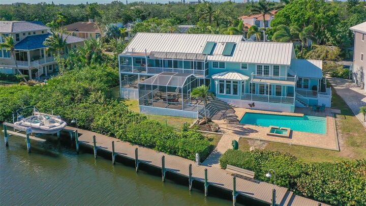 Property Photo:  5212 Siesta Cove Drive  FL 34242 