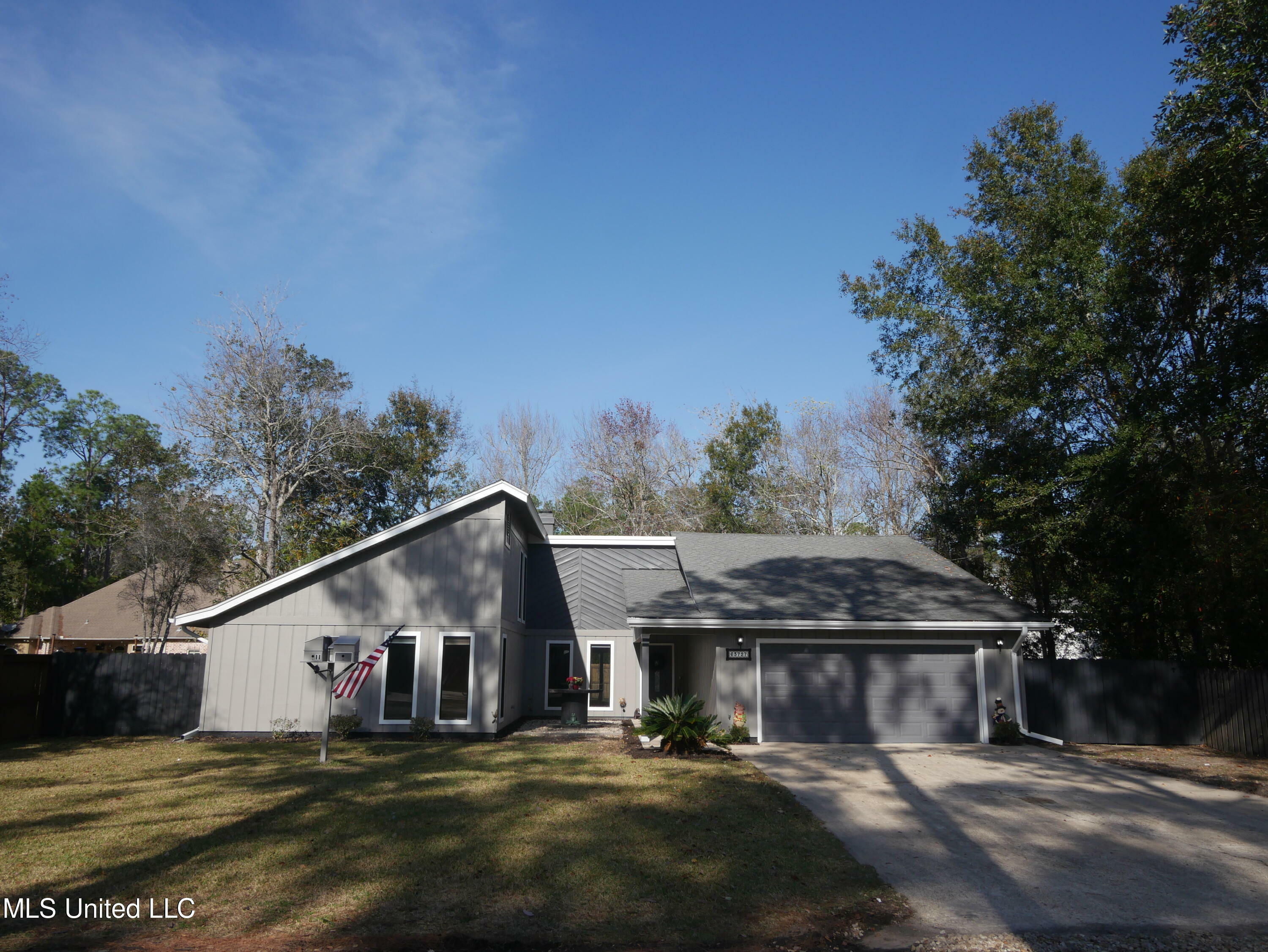 Property Photo:  63727 N Diamondhead Drive  MS 39525 