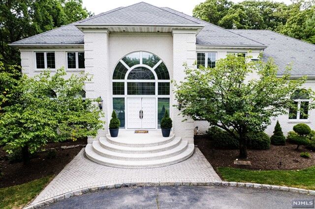Property Photo: 17 Yale Court NJ 07039