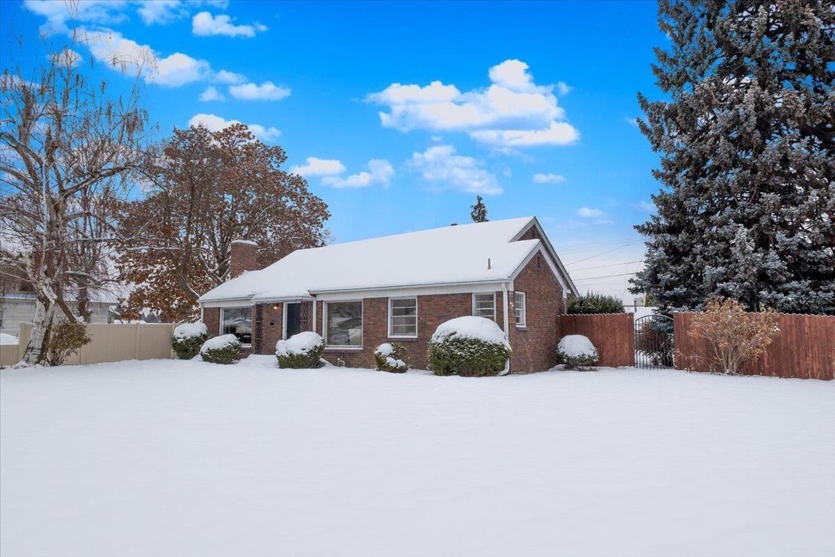 House for sale in Spokane 221 E Everett Ave, Spokane, WA 99207