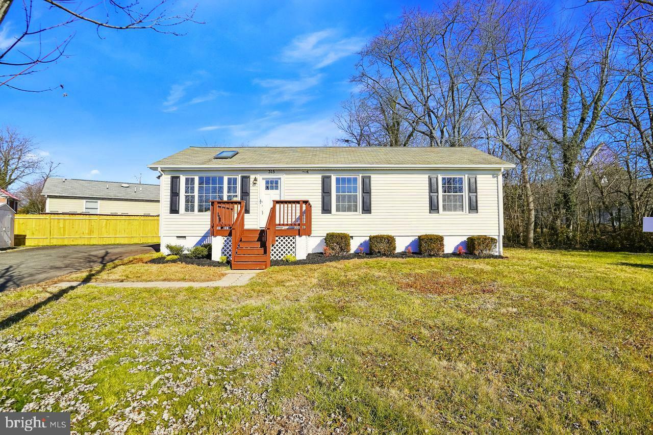 Property Photo: 315 W Bowen Street VA 22734