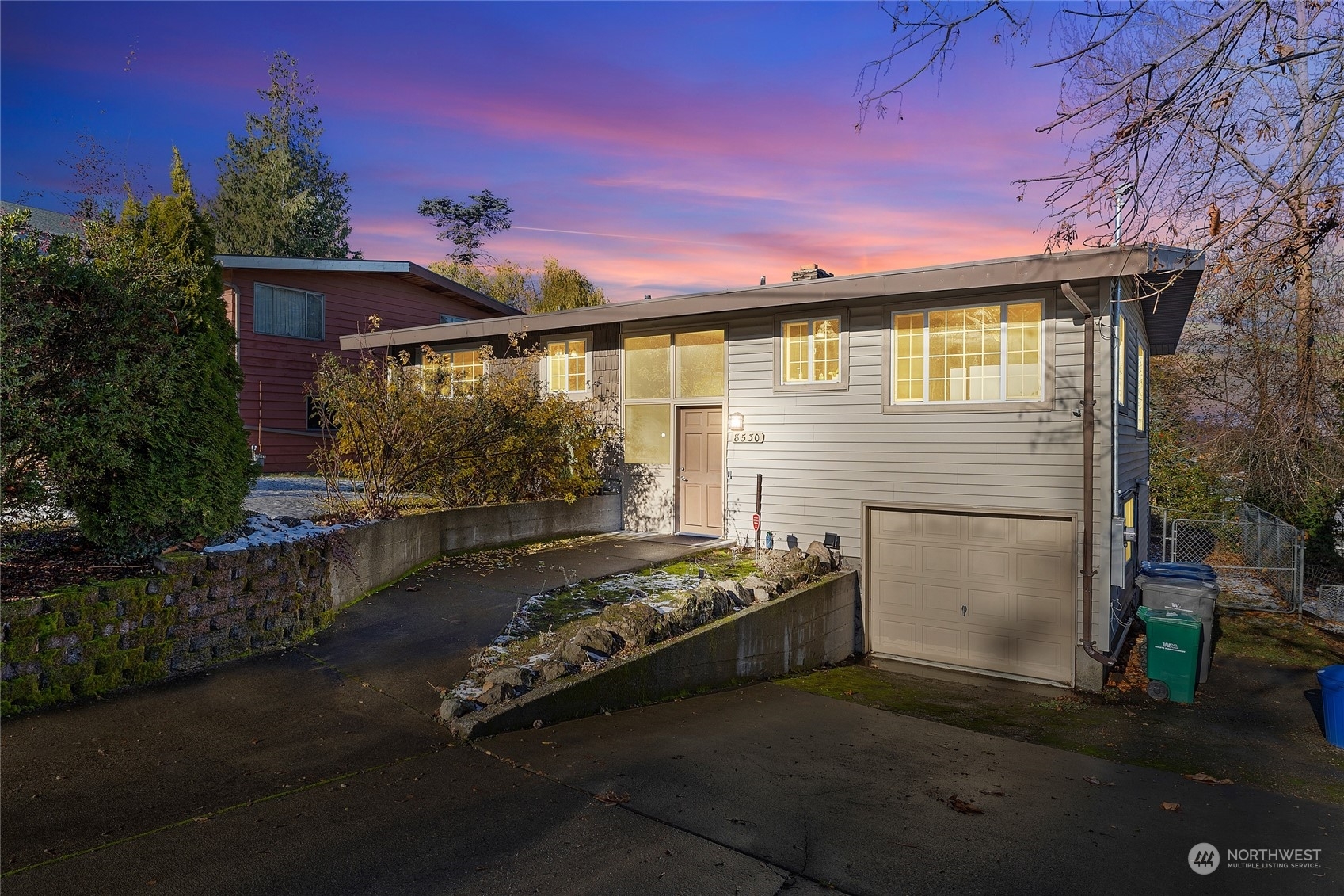 Property Photo:  8530 S 124th Street  WA 98178 