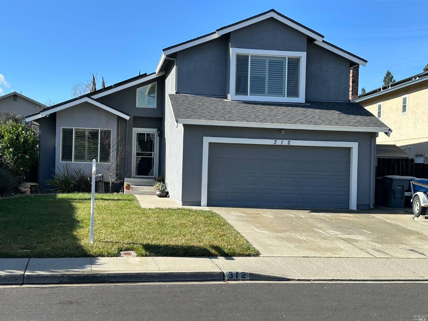 Property Photo:  312 Bridgeport Court  CA 95687 